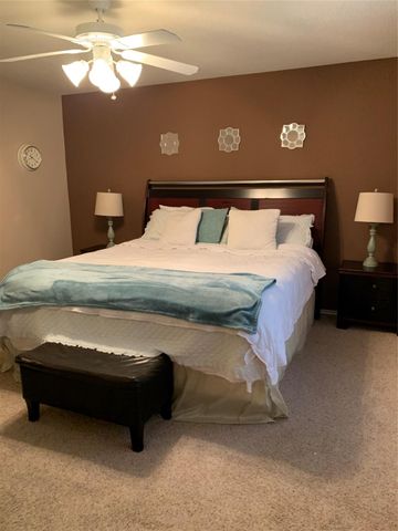4611 Pin Oak Creek Lane, Kingwood, TX 77345