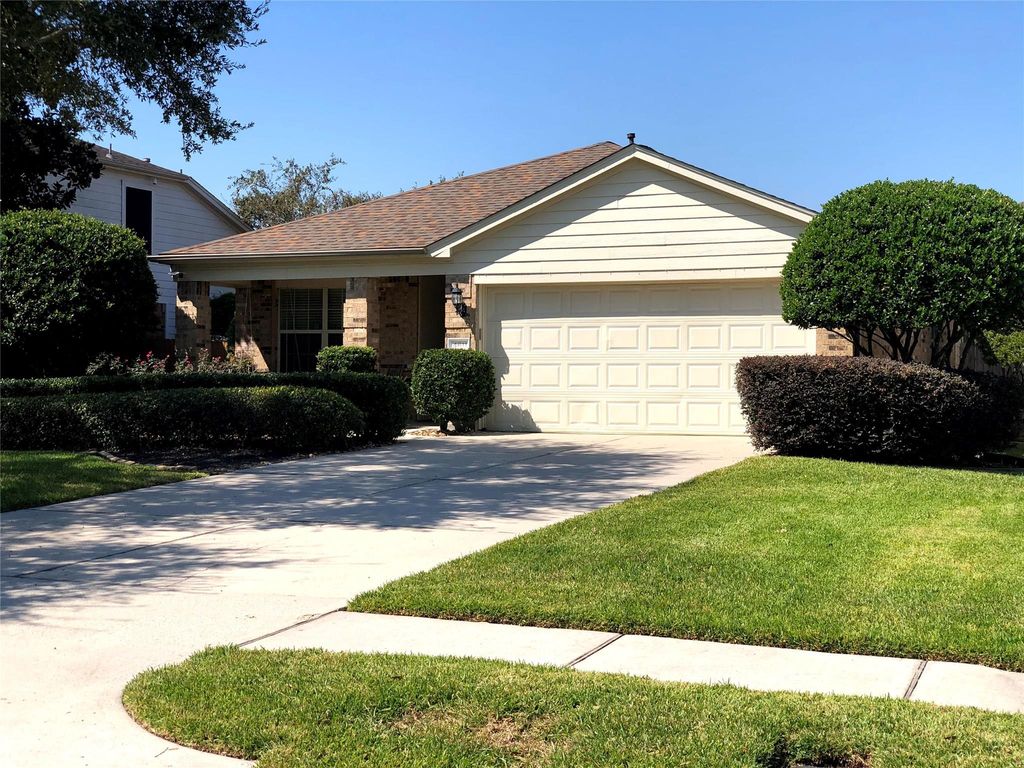 4611 Pin Oak Creek Lane, Kingwood, TX 77345