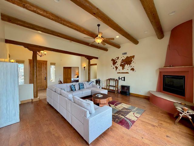 29 Holiday Loop, Tijeras, NM 87059