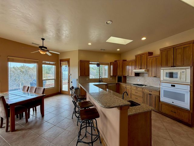 29 Holiday Loop, Tijeras, NM 87059