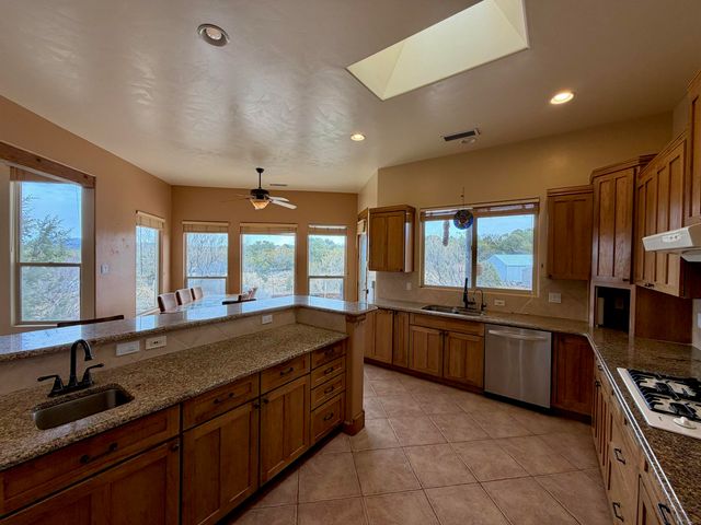 29 Holiday Loop, Tijeras, NM 87059