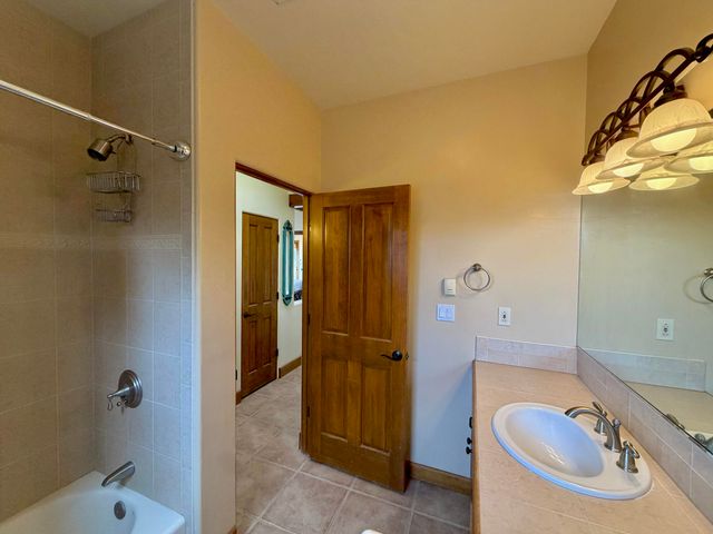 29 Holiday Loop, Tijeras, NM 87059