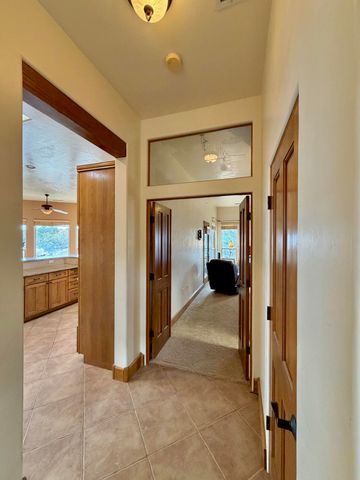 29 Holiday Loop, Tijeras, NM 87059