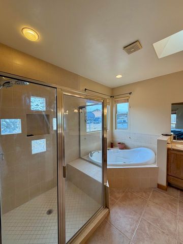 29 Holiday Loop, Tijeras, NM 87059