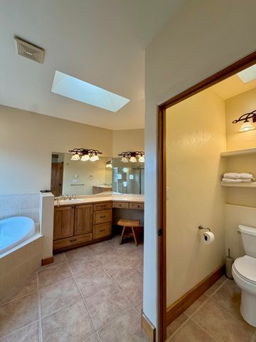 29 Holiday Loop, Tijeras, NM 87059