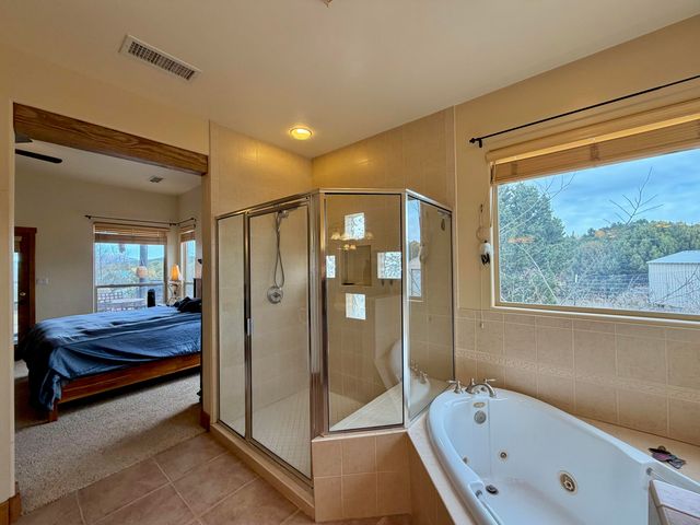 29 Holiday Loop, Tijeras, NM 87059