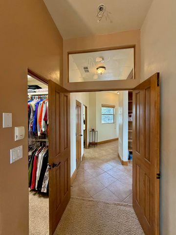 29 Holiday Loop, Tijeras, NM 87059