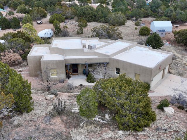 29 Holiday Loop, Tijeras, NM 87059