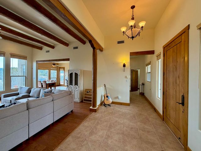 29 Holiday Loop, Tijeras, NM 87059