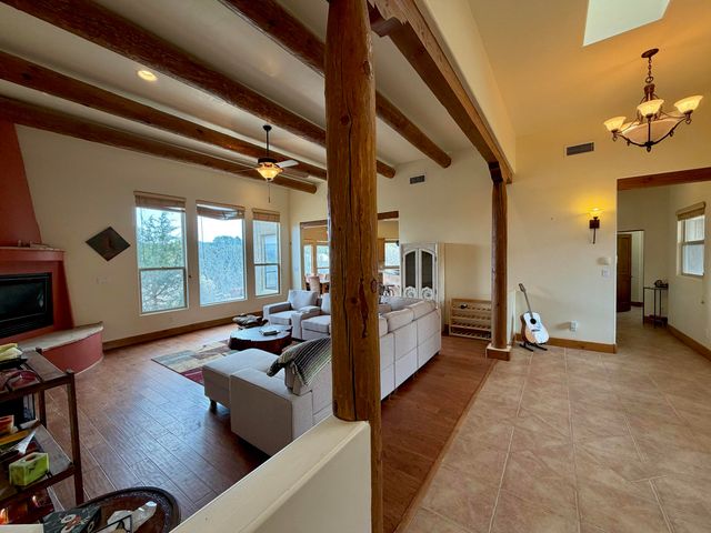 29 Holiday Loop, Tijeras, NM 87059