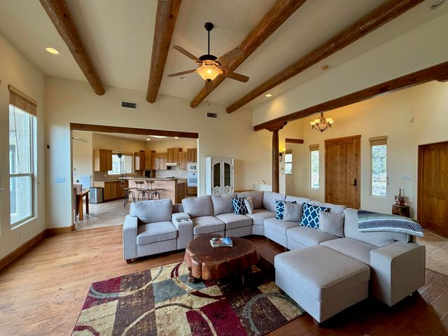 29 Holiday Loop, Tijeras, NM 87059