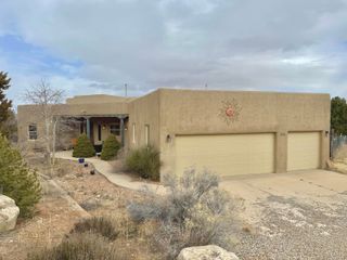 29 Holiday Loop, Tijeras, NM 87059