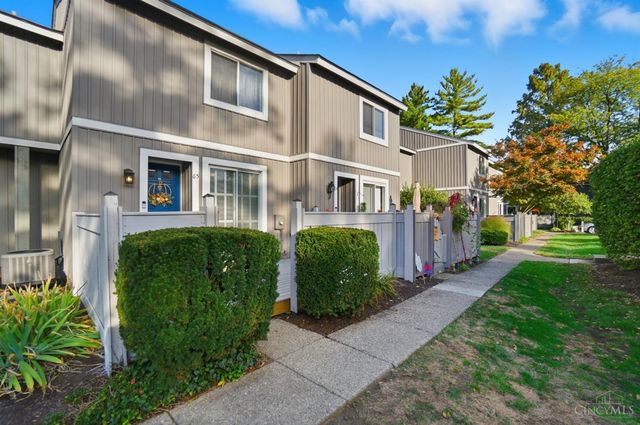 65 Twin Lakes Drive, Fairfield, OH 45014