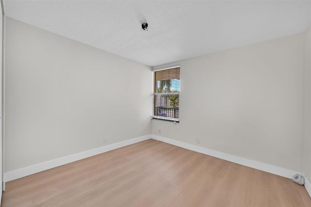 8411 Forest Hills Dr 206, Coral Springs, FL 33065