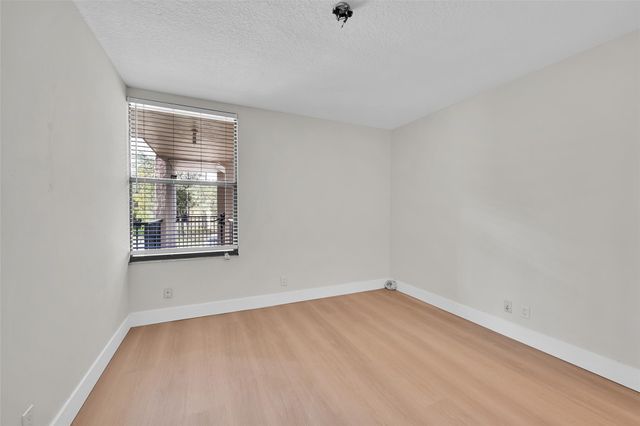 8411 Forest Hills Dr 206, Coral Springs, FL 33065