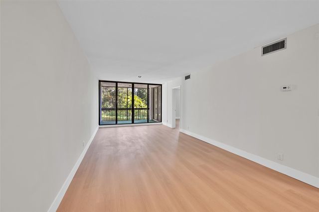 8411 Forest Hills Dr 206, Coral Springs, FL 33065