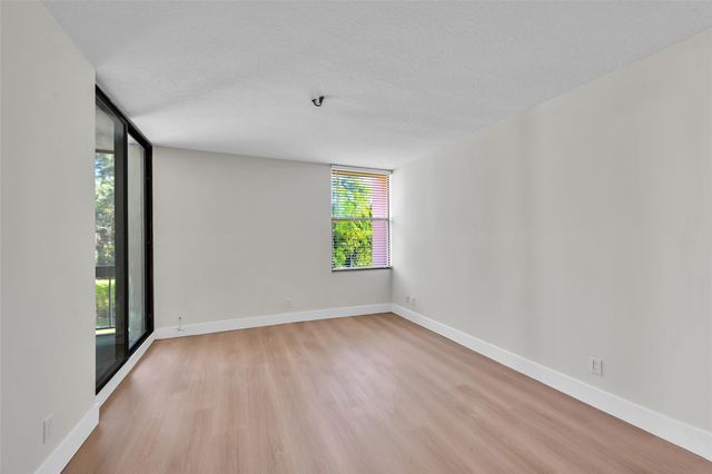 8411 Forest Hills Dr 206, Coral Springs, FL 33065