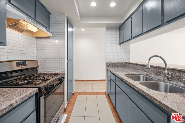 444 S Gramercy Place 10, Los Angeles, CA 90020