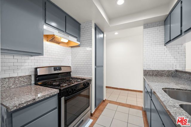 444 S Gramercy Place 10, Los Angeles, CA 90020