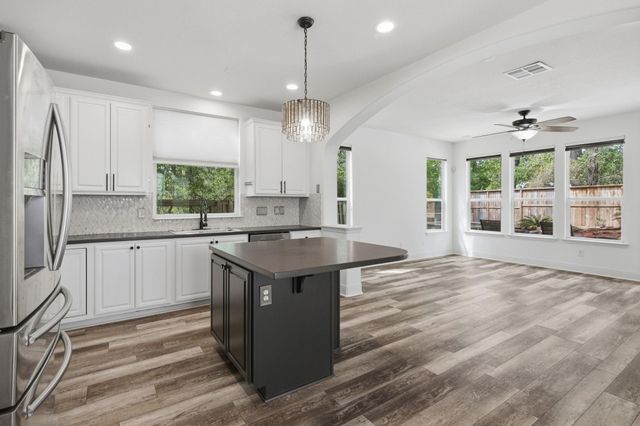 18 Cloud Bank Place, The Woodlands, TX 77382