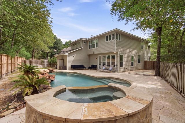 18 Cloud Bank Place, The Woodlands, TX 77382