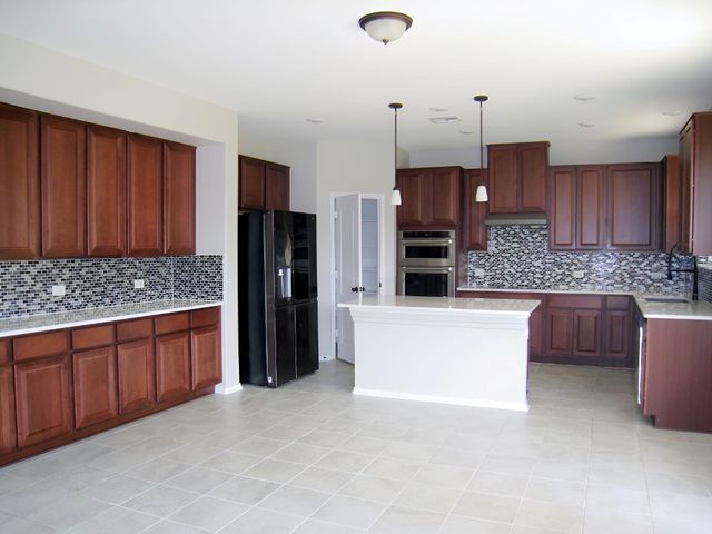 285 Kat Garnet DR, Kyle, TX 78640