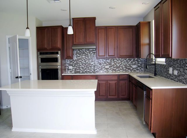 285 Kat Garnet DR, Kyle, TX 78640