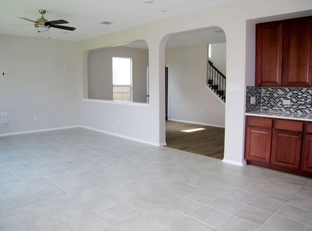 285 Kat Garnet DR, Kyle, TX 78640