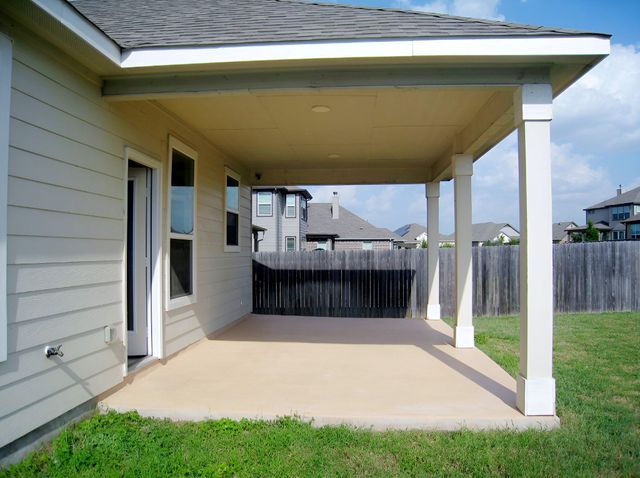 285 Kat Garnet DR, Kyle, TX 78640