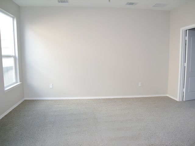 285 Kat Garnet DR, Kyle, TX 78640