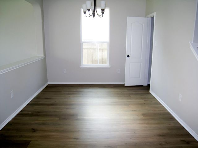 285 Kat Garnet DR, Kyle, TX 78640
