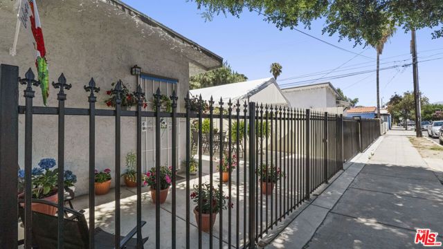 891 E 6th Street, Pomona, CA 91766