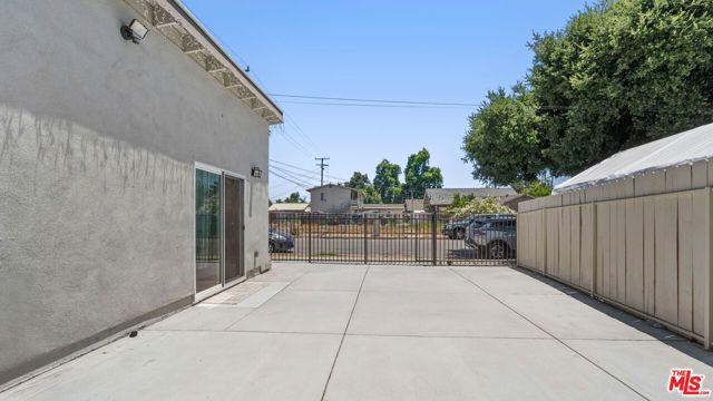 891 E 6th Street, Pomona, CA 91766