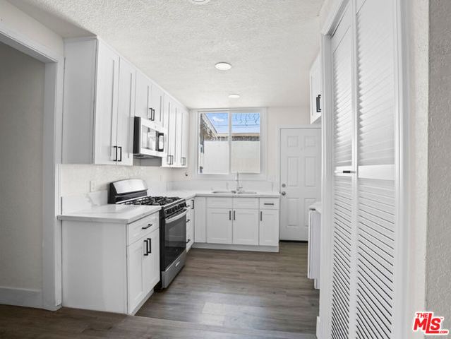891 E 6th Street, Pomona, CA 91766