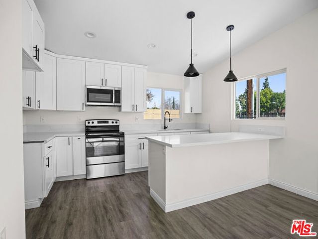 891 E 6th Street, Pomona, CA 91766