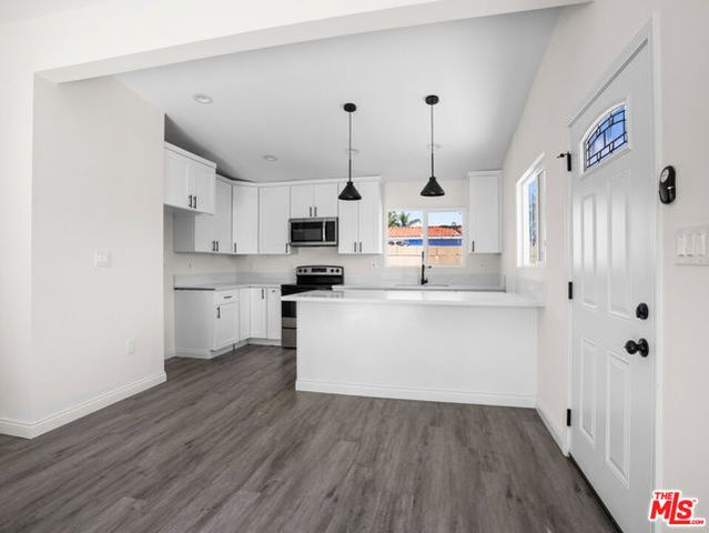 891 E 6th Street, Pomona, CA 91766