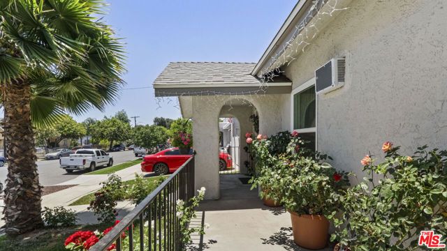 891 E 6th Street, Pomona, CA 91766