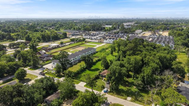 1209 De Soto Street, Houston, TX 77091