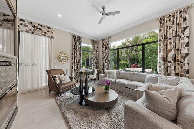 9228 Coral Isles Cir, Palm Beach Gardens, FL 33412