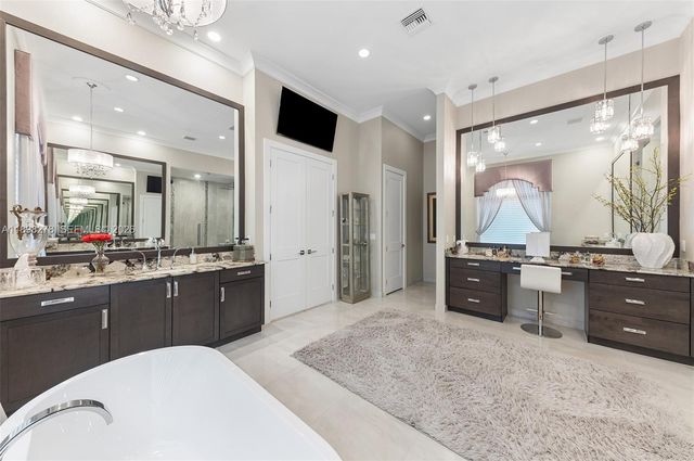 9228 Coral Isles Cir, Palm Beach Gardens, FL 33412