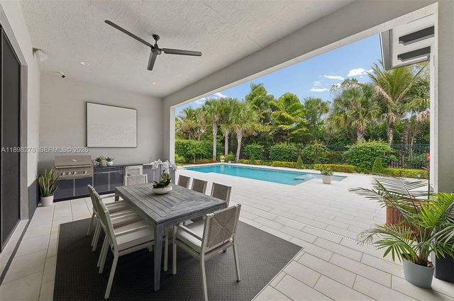 9228 Coral Isles Cir, Palm Beach Gardens, FL 33412