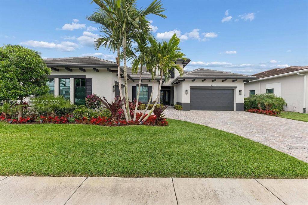 9228 Coral Isles Cir, Palm Beach Gardens, FL 33412