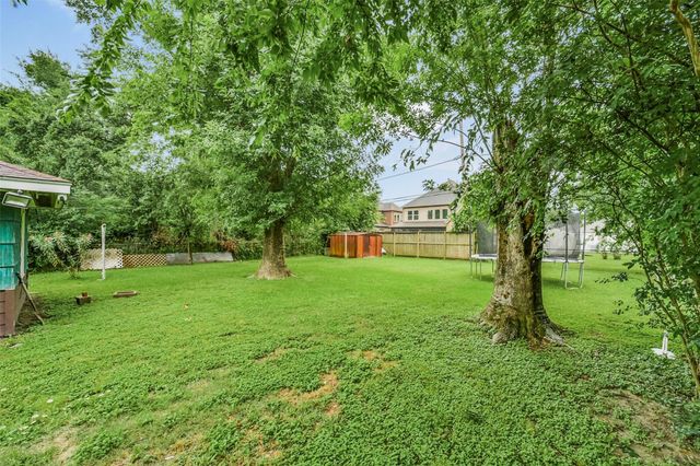 6627 Maybank Drive, Houston, TX 77055