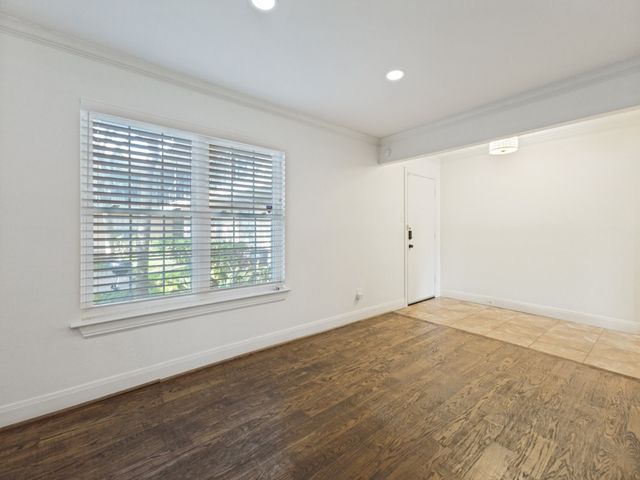 5818 E University Boulevard 138, Dallas, TX 75206