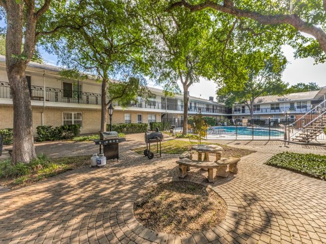 5818 E University Boulevard 138, Dallas, TX 75206