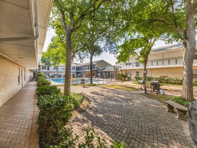 5818 E University Boulevard 138, Dallas, TX 75206