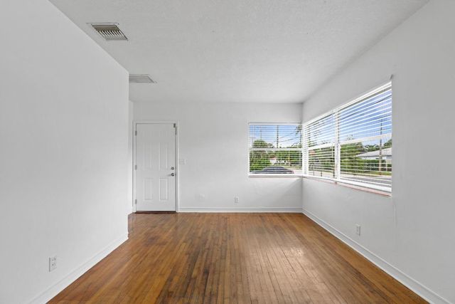 5208 Spruce Avenue B, West Palm Beach, FL 33407