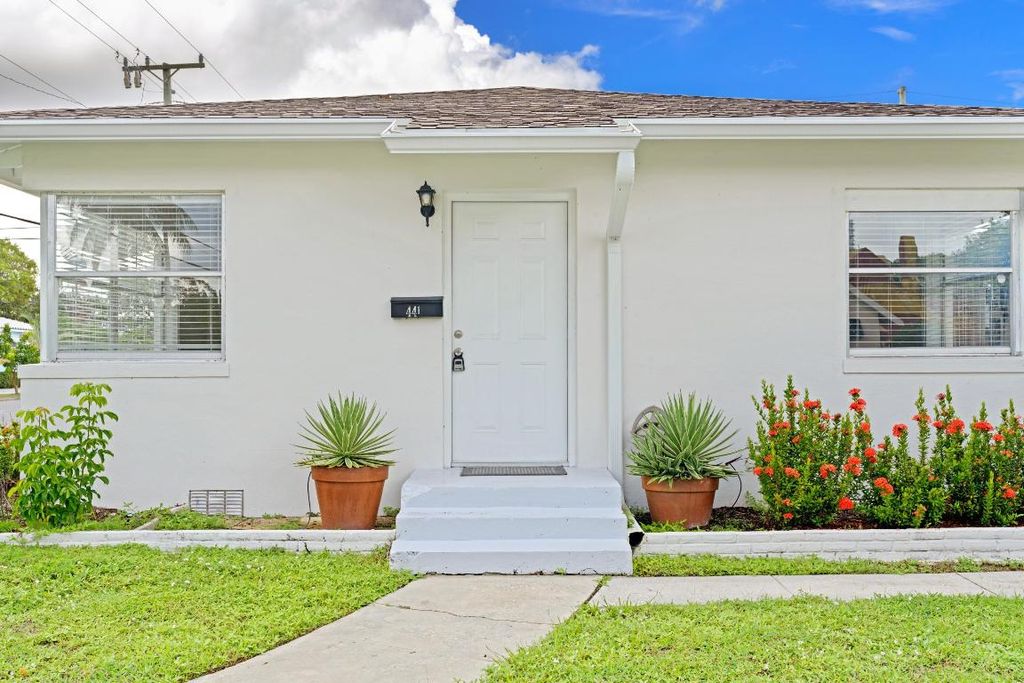 5208 Spruce Avenue B, West Palm Beach, FL 33407