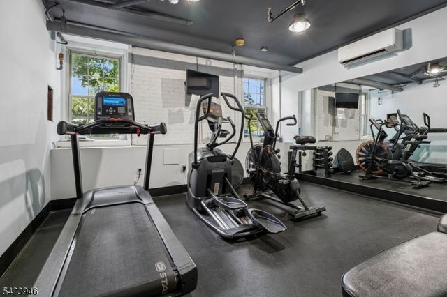 133 Summit Ave 39, Summit City, NJ 07901