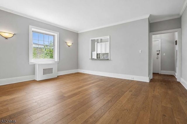133 Summit Ave 39, Summit City, NJ 07901
